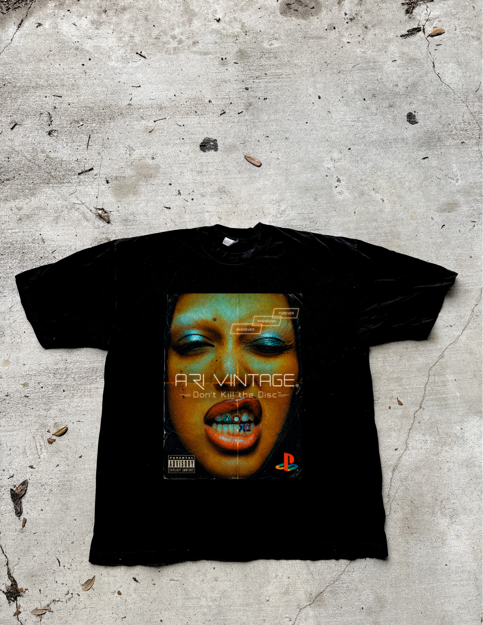 “Disc” Premium Tee in Black